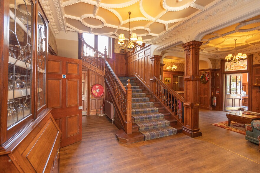 Morangie & Mansfield Castle Hotels portefeuille de 2 biens à vendre sur LoopNet.fr - Photo de l’immeuble – Image 3 sur 15