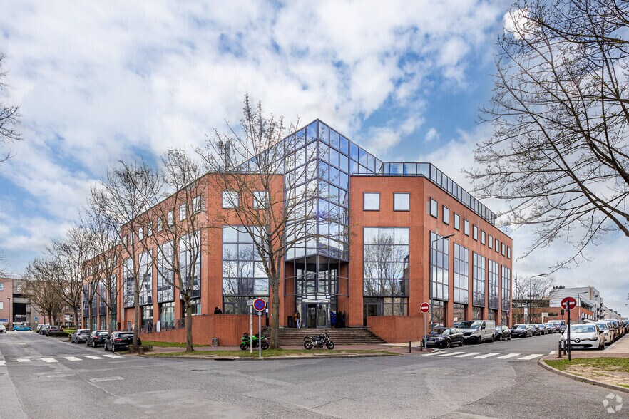 Bureau dans Cergy à louer - Photo de l’immeuble – Image 2 sur 3