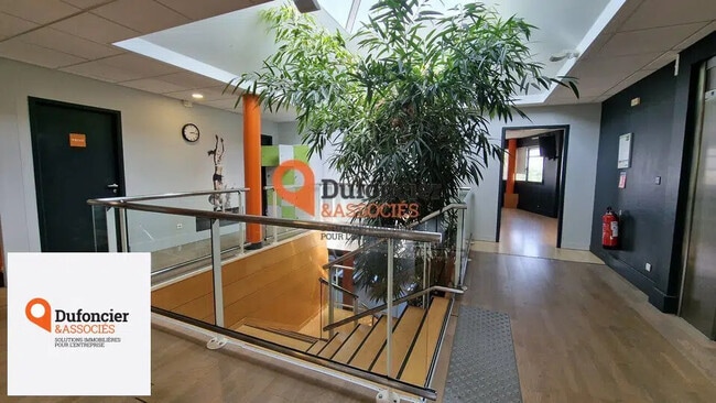 Plus de détails pour Local commercial à vendre