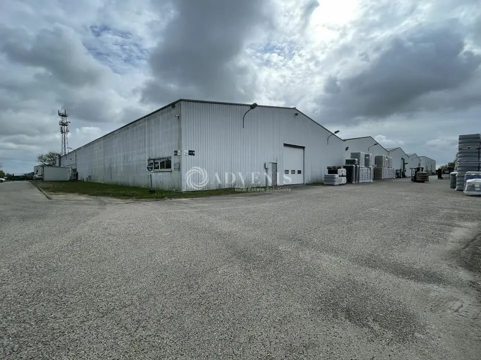 Local d’activités dans Pompignac à louer Photo de l’immeuble– Image 1 sur 7