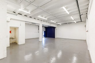 Bond Rd, Mitcham à louer Photo intérieure– Image 2 sur 3