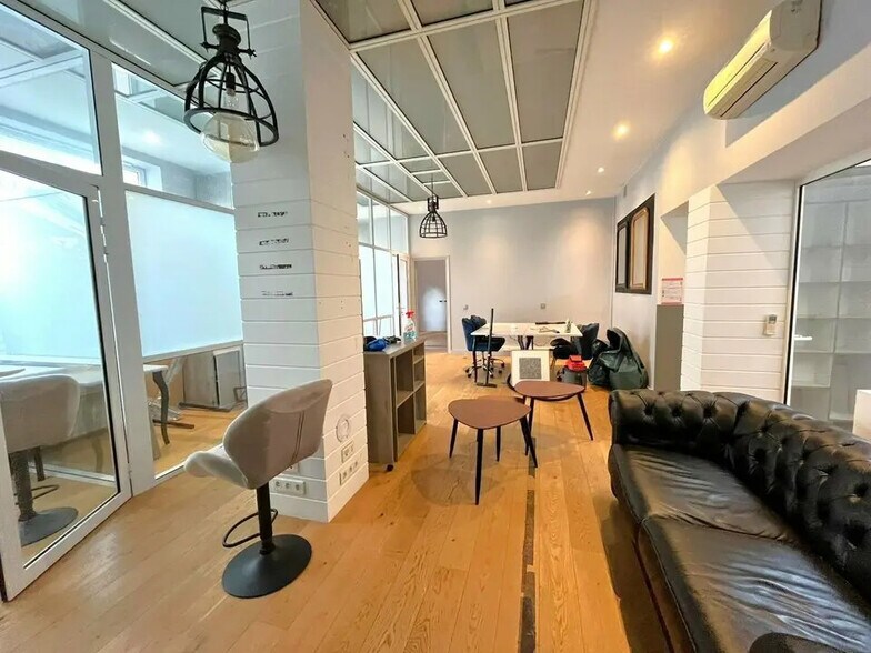 Local commercial dans Antibes à louer - Photo de l’immeuble – Image 1 sur 10