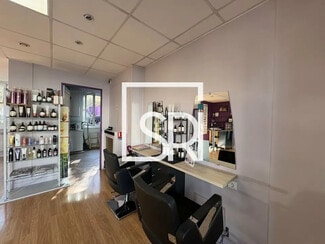 Plus de détails pour Local commercial à louer