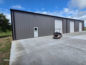 2420 McKinney st, Rice, TX à louer Photo de l’immeuble– Image 1 sur 12