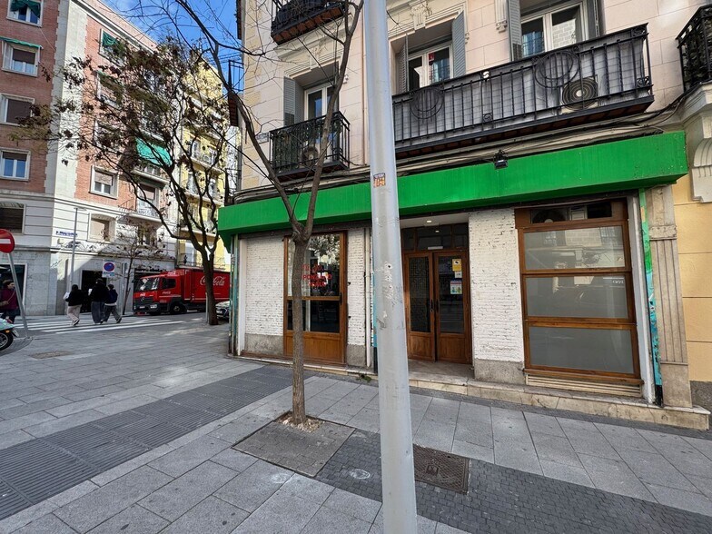 Local commercial dans Madrid, Madrid à louer - Photo de l’immeuble – Image 2 sur 2