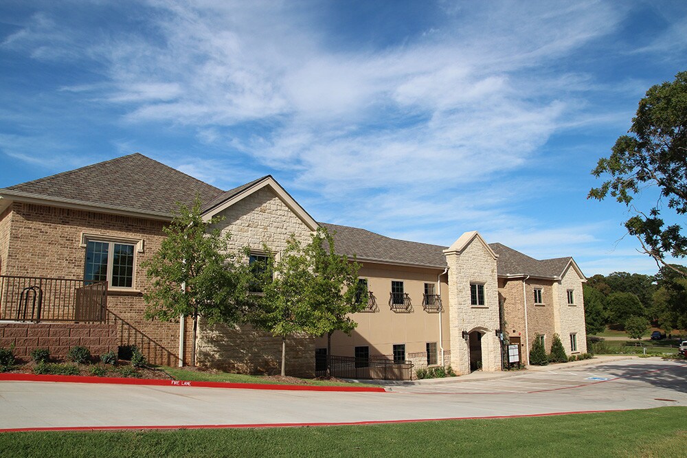 1008 S Bryant Ave, Edmond, OK à louer Photo de l’immeuble– Image 1 sur 10