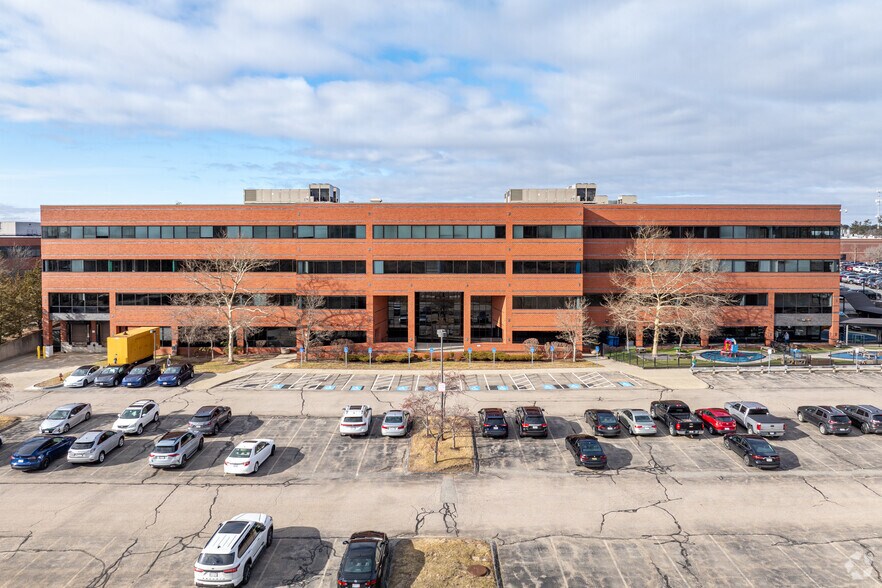 400 Riverpark Dr, North Reading, MA à louer - Photo de l’immeuble – Image 2 sur 6