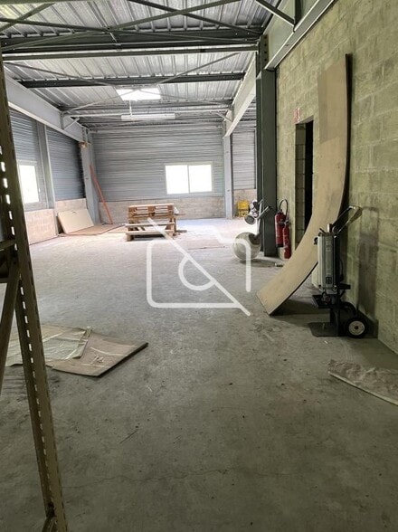Industriel/Logistique dans Buc à vendre - Photo intérieure – Image 3 sur 6