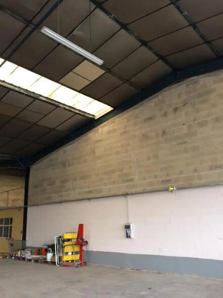 Local d’activités dans Danjoutin à louer - Photo de l’immeuble – Image 3 sur 9