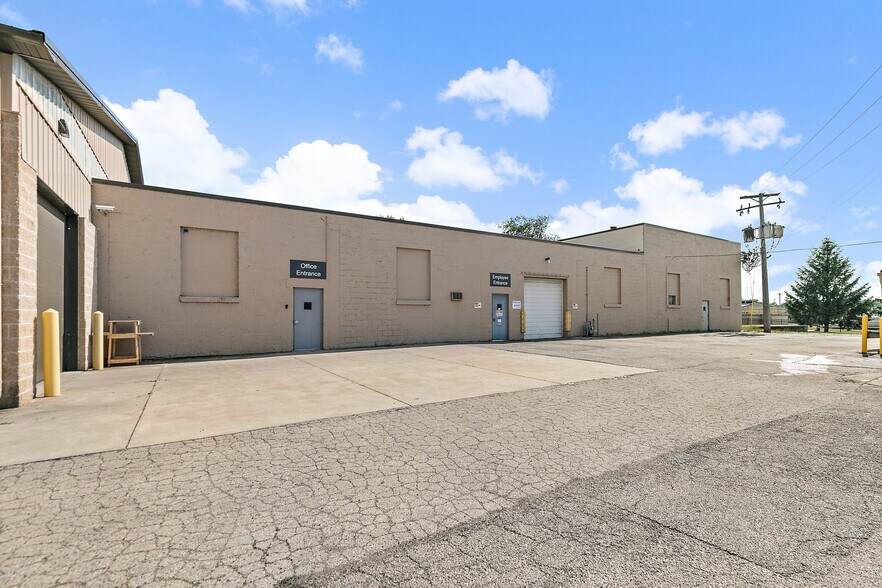 303 Elgin Ave, Elgin, IL à vendre - Photo de l’immeuble – Image 2 sur 39