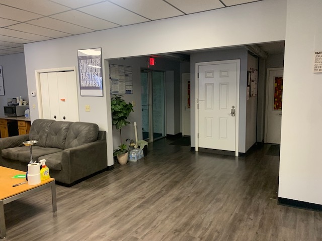 2123 N 1st Ave, Whitehall, PA à louer - Photo de l’immeuble – Image 3 sur 10