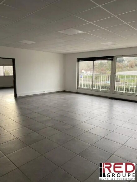 Bureau dans Meyreuil à louer - Photo de l’immeuble – Image 3 sur 5