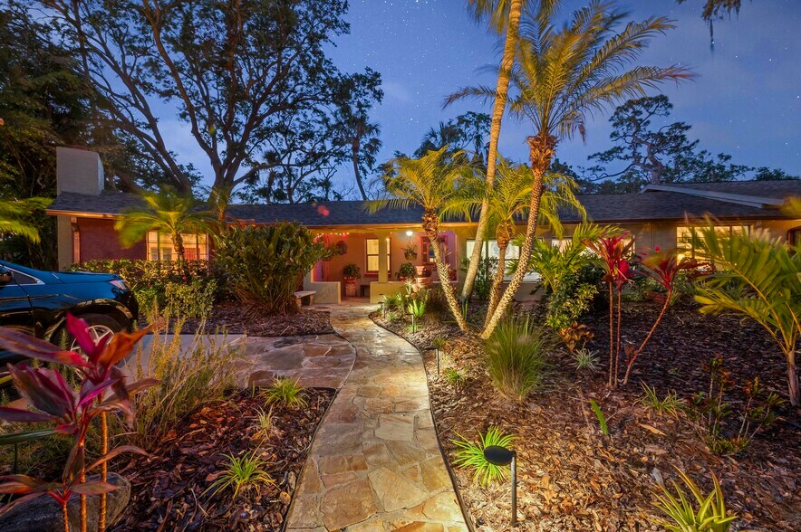 941 Virginia Dr, Sarasota, FL à vendre - Photo de l’immeuble – Image 1 sur 16