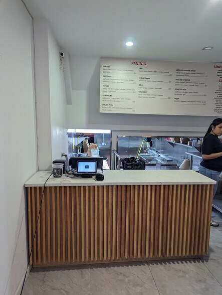 88 Fulton St, New York, NY à louer - Photo de l’immeuble – Image 2 sur 9