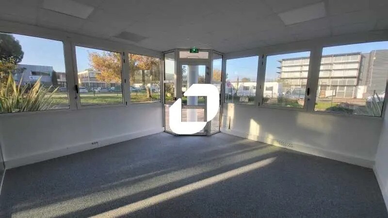 Bureau dans Mérignac à louer - Photo de l’immeuble – Image 2 sur 12