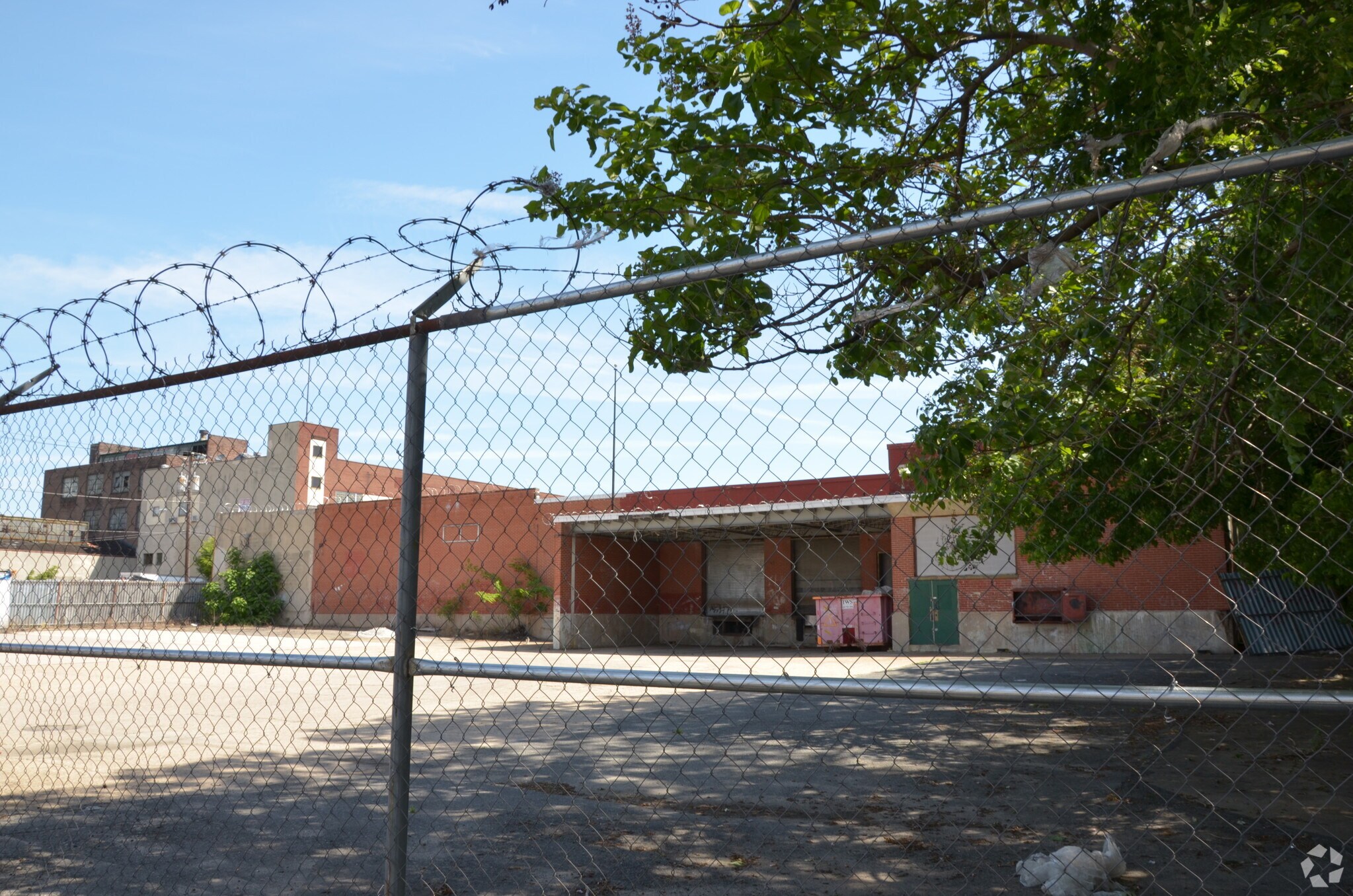 2135 E Westmoreland St, Philadelphia, PA à louer Photo principale– Image 1 sur 5