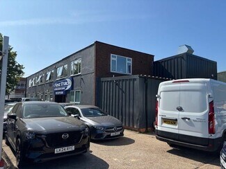 Plus de détails pour Travellers Ln, North Mymms - Industriel/Logistique à louer