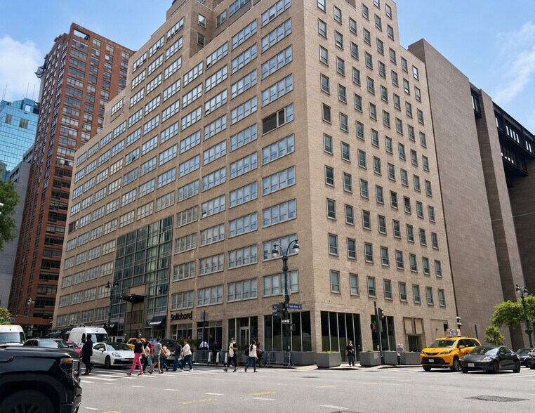 800 Second Ave, New York, NY à louer - Photo de l’immeuble – Image 2 sur 8