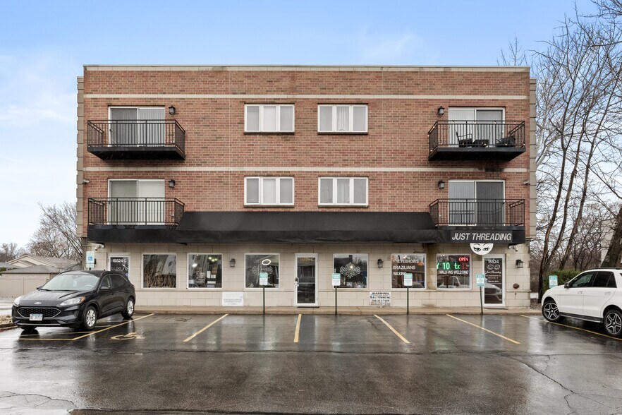 15524 Cicero Ave, Oak Forest, IL à vendre - Photo de l’immeuble – Image 2 sur 14