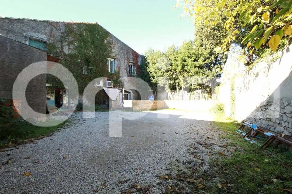  dans Lunel à vendre Photo de l’immeuble– Image 1 sur 1