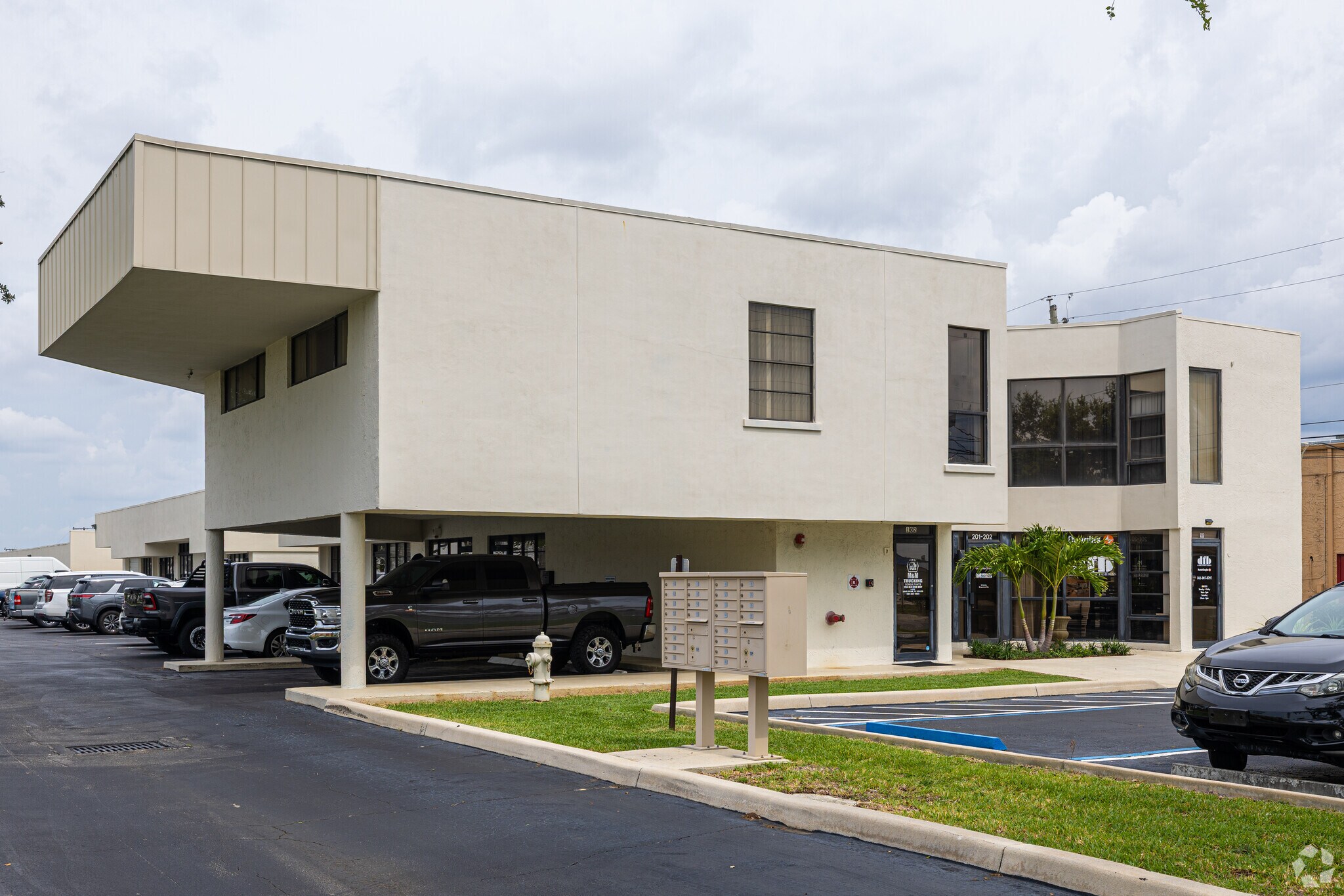 1194 Old Dixie Hwy, Lake Park, FL à louer Photo principale– Image 1 sur 7