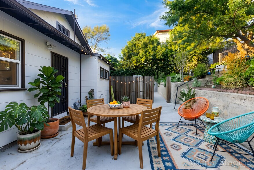 534 Casanova St, Los Angeles, CA à vendre - Photo de l’immeuble – Image 3 sur 16