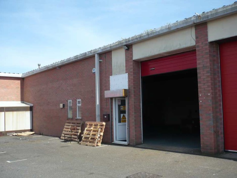 565 Blandford Rd, Poole à louer - Photo de l’immeuble – Image 2 sur 4