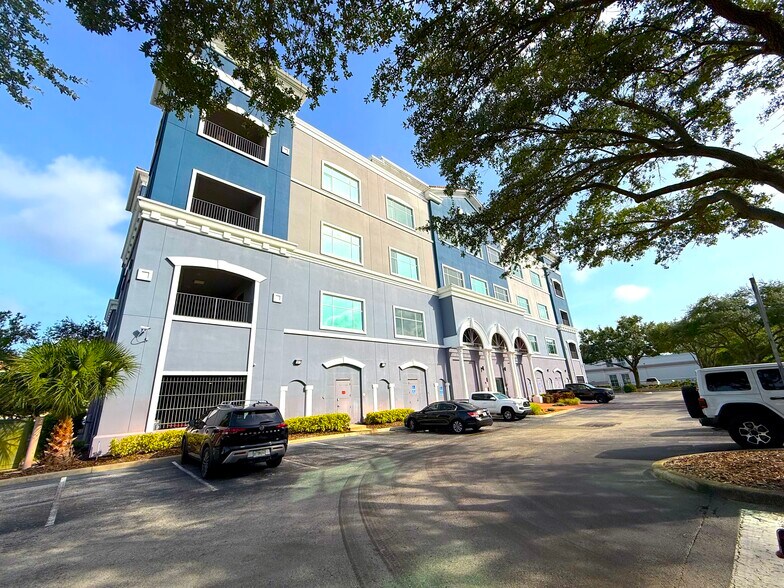 1743 Park Center Dr, Orlando, FL à louer - Photo de l’immeuble – Image 3 sur 69