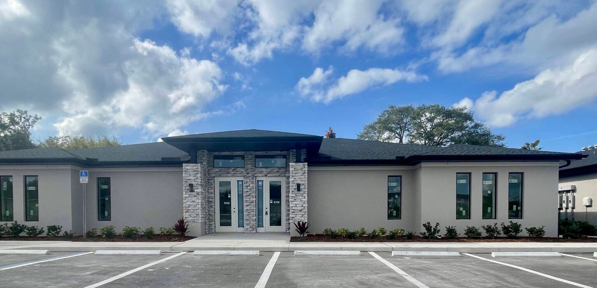 10357 Black Mangrove Ln, Riverview, FL à louer Photo de l’immeuble– Image 1 sur 5