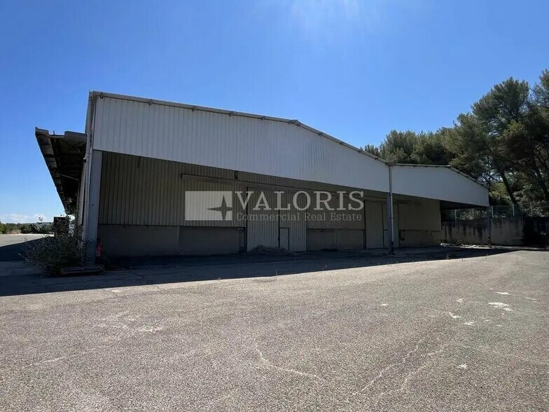 Industriel/Logistique dans Bouc-Bel-Air à louer - Photo de l’immeuble – Image 2 sur 9