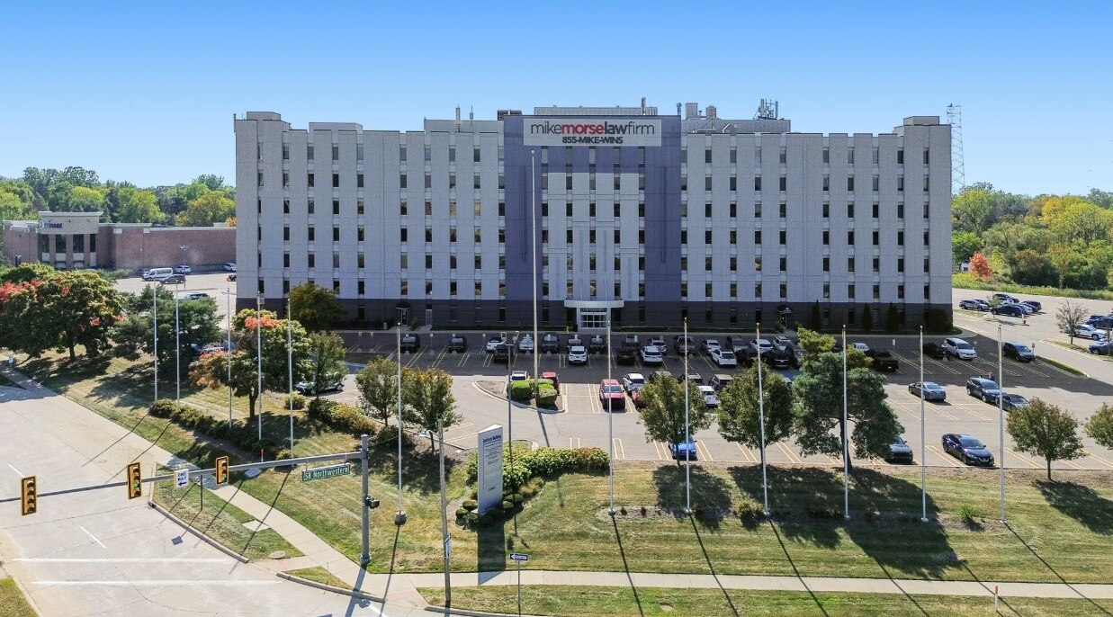 24901 Northwestern Hwy, Southfield, MI à louer Photo principale– Image 1 sur 8