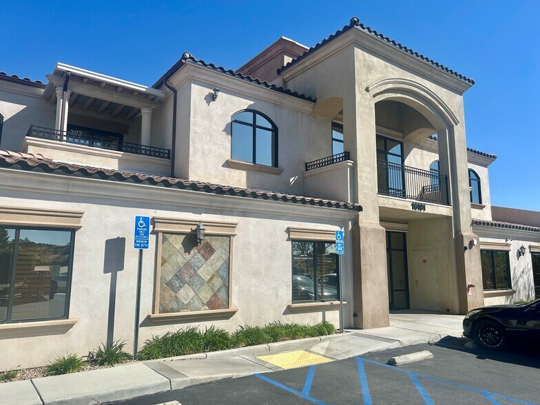 16191 Kamana Rd, Apple Valley, CA à louer - Photo de l’immeuble – Image 2 sur 4