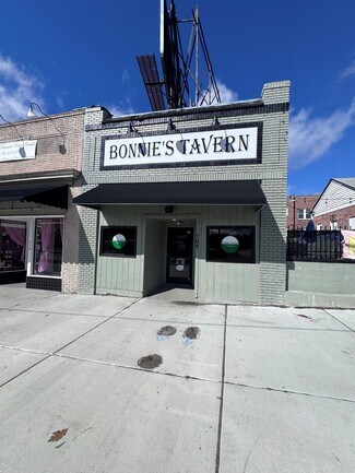 Plus de détails pour 708 W Market St, Greensboro, NC - Local commercial à vendre