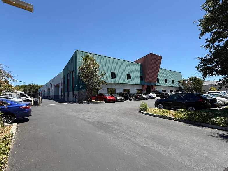 2230 Will Wool Dr, San Jose, CA à louer - Photo de l’immeuble – Image 2 sur 36