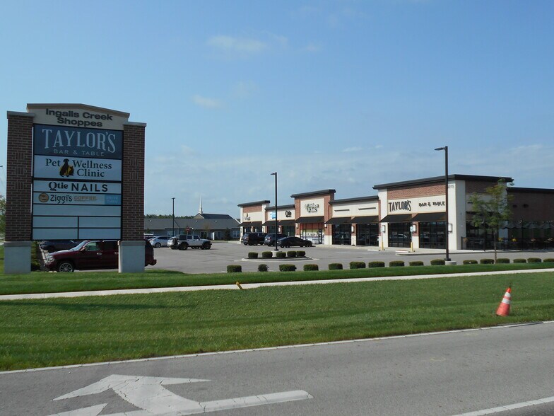8015 Indiana 13, Pendleton, IN à louer - Photo de l’immeuble – Image 3 sur 3