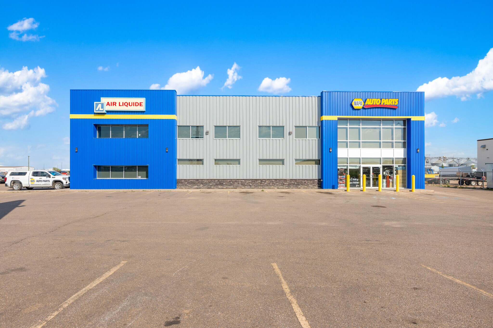 5267 67 Av, Lloydminster, AB à louer Photo de l’immeuble– Image 1 sur 55