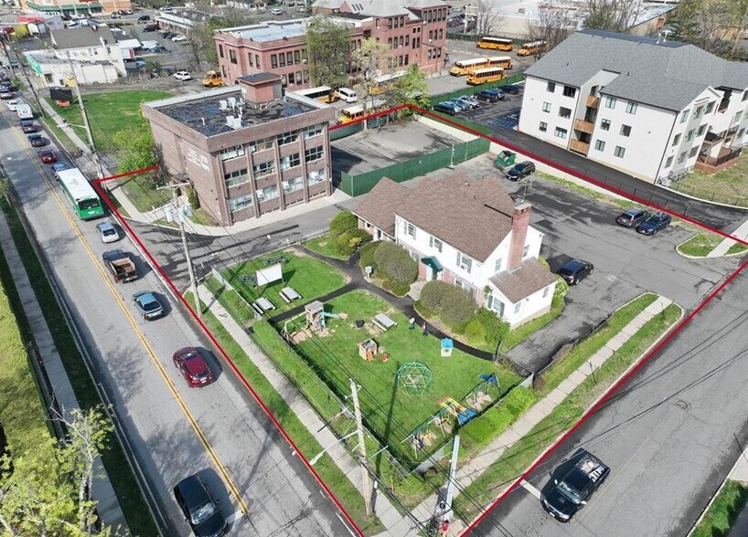 52 and 56 South Main St portefeuille de 2 biens à vendre sur LoopNet.fr - Aérien – Image 1 sur 42