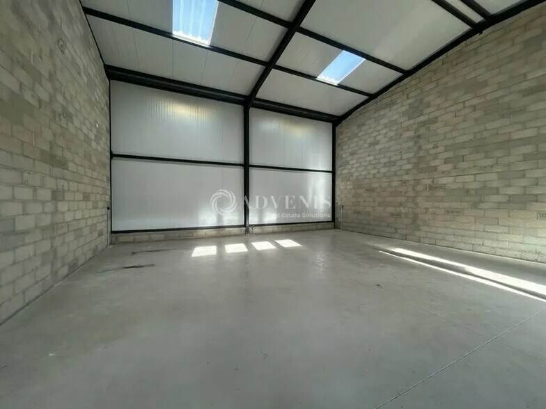 Industriel/Logistique dans Coursan à louer - Photo intérieure – Image 1 sur 3