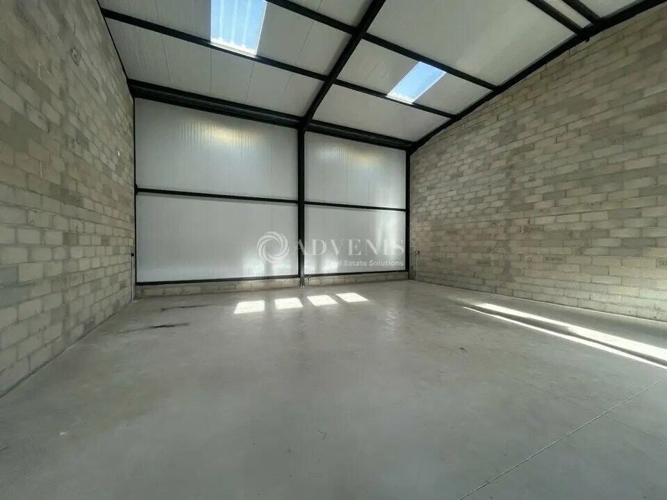 Industriel/Logistique dans Coursan à louer Photo intérieure– Image 1 sur 4