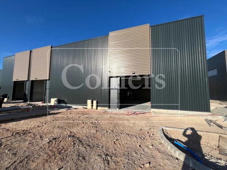 Bureau dans Venelles à louer - Photo de la construction – Image 1 sur 7