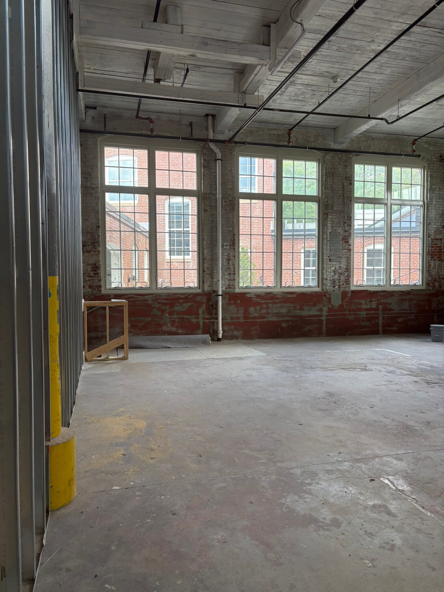 20 Canal St, Franklin, NH à louer Photo intérieure– Image 1 sur 5