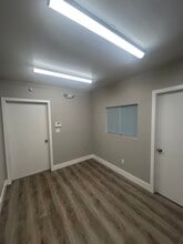 2591-2595 NW 4th Ct, Fort Lauderdale, FL à louer Photo de l’immeuble– Image 1 sur 5