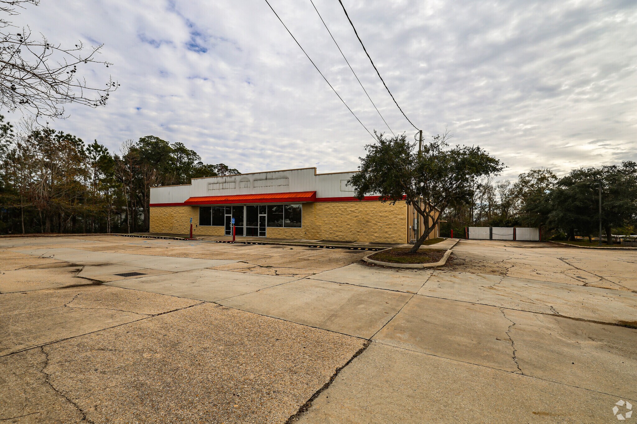 3878 Pontchartrain Dr, Slidell, LA à louer Photo principale– Image 1 sur 4