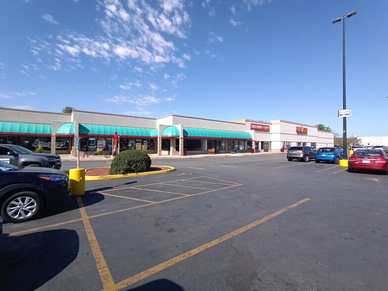 4600-4648 W Diversey Ave, Chicago, IL à louer - Photo de l’immeuble – Image 2 sur 4