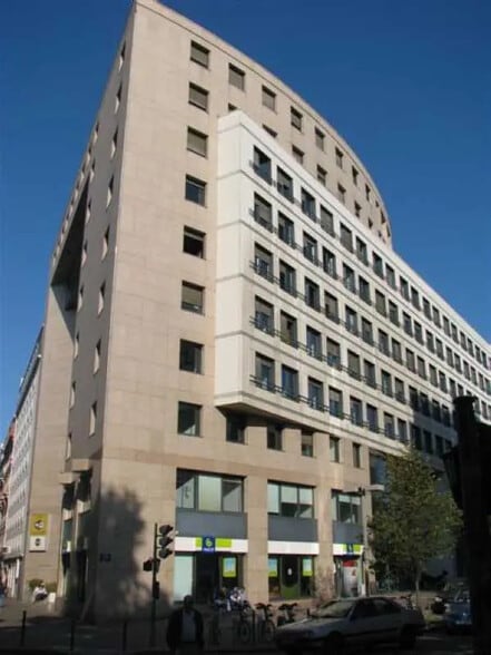 97 Cours Gambetta, Lyon à louer - Photo de l’immeuble – Image 2 sur 11