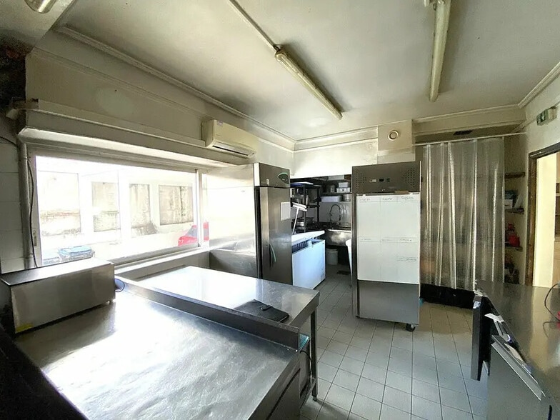 Local commercial dans Saint-Laurent-du-Var à louer - Photo intérieure – Image 3 sur 3