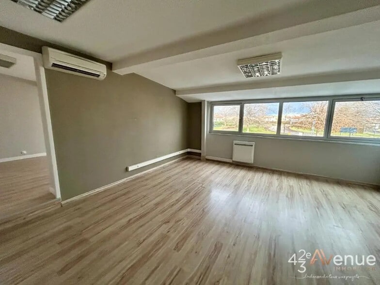 Bureau dans Andrézieux-Bouthéon à louer - Photo intérieure – Image 2 sur 6