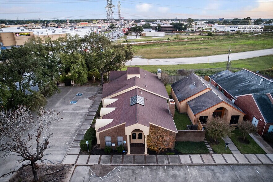 11111 Jones Rd, Houston, TX à vendre - Photo de l’immeuble – Image 2 sur 21