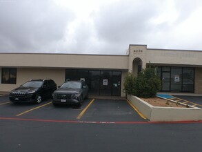 2301 E Central Texas Expressway, Killeen, TX à louer Photo de l’immeuble– Image 1 sur 12