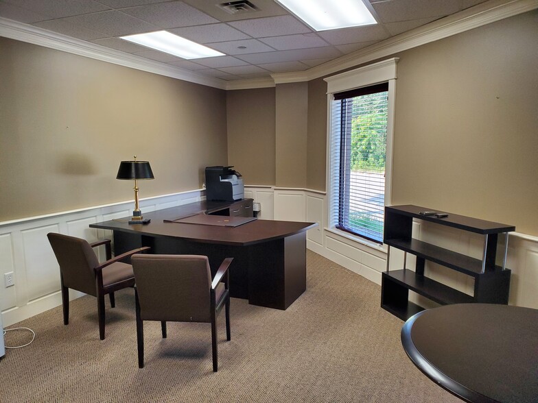 770 Dedham St, Canton, MA à louer - Photo intérieure – Image 2 sur 8